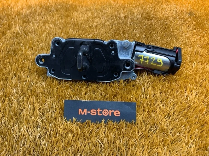 Доводчик крышки багажника Bmw X5 2008 51244443052 E70 N52B30A