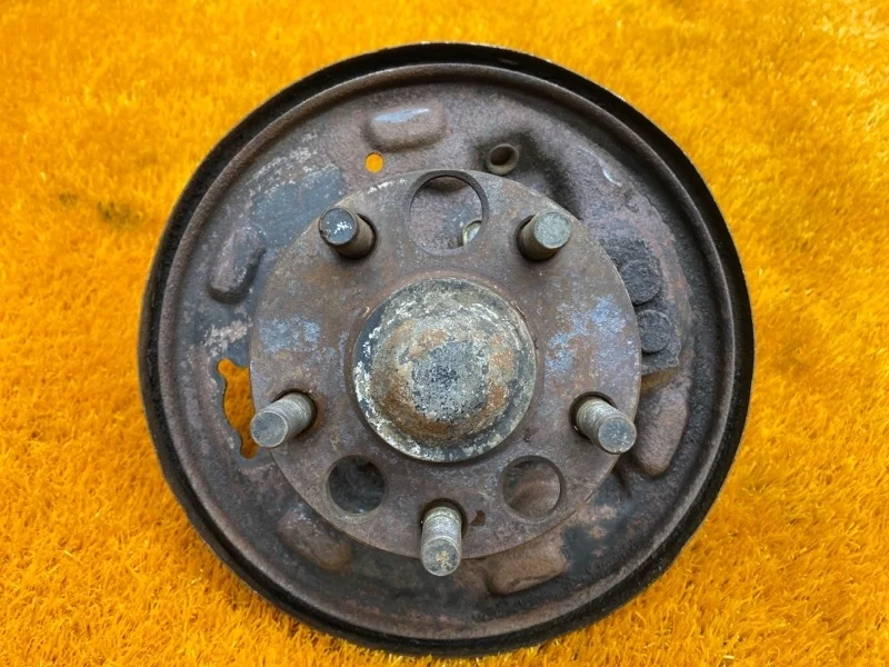 Ступица Subaru Impreza 1992 GC1 EJ15EDA1FD, задняя правая