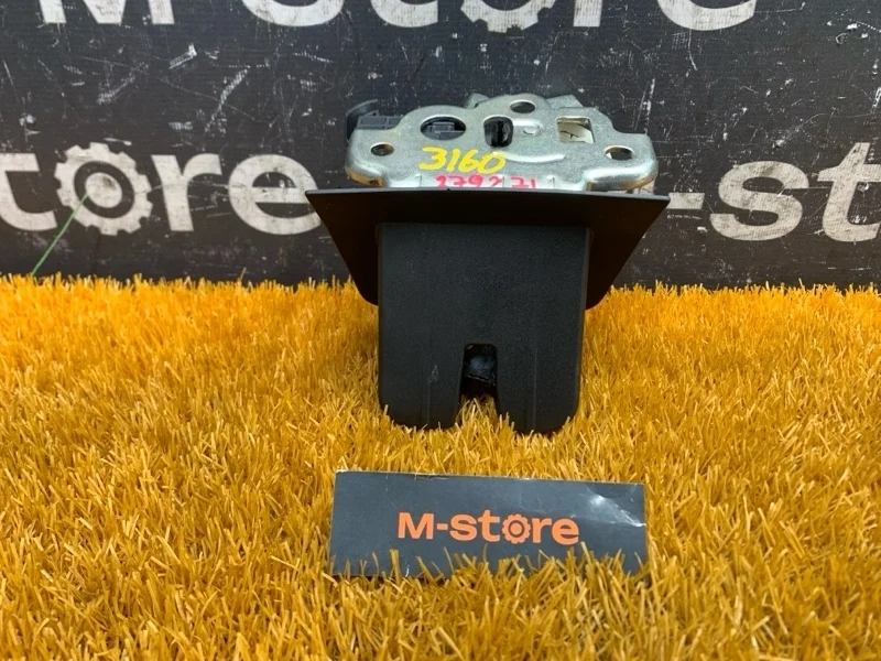 Замок багажника Audi Q3 2012 8K9827505A 8U CPSA