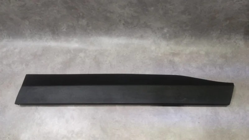 Молдинг двери передний правый Toyota RAV4 XA50