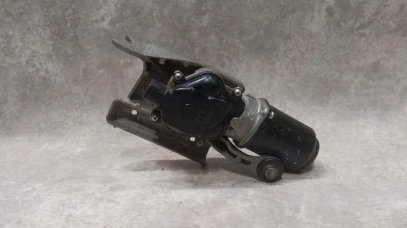 Моторчик стеклоочистителя передний Honda Civic 5D