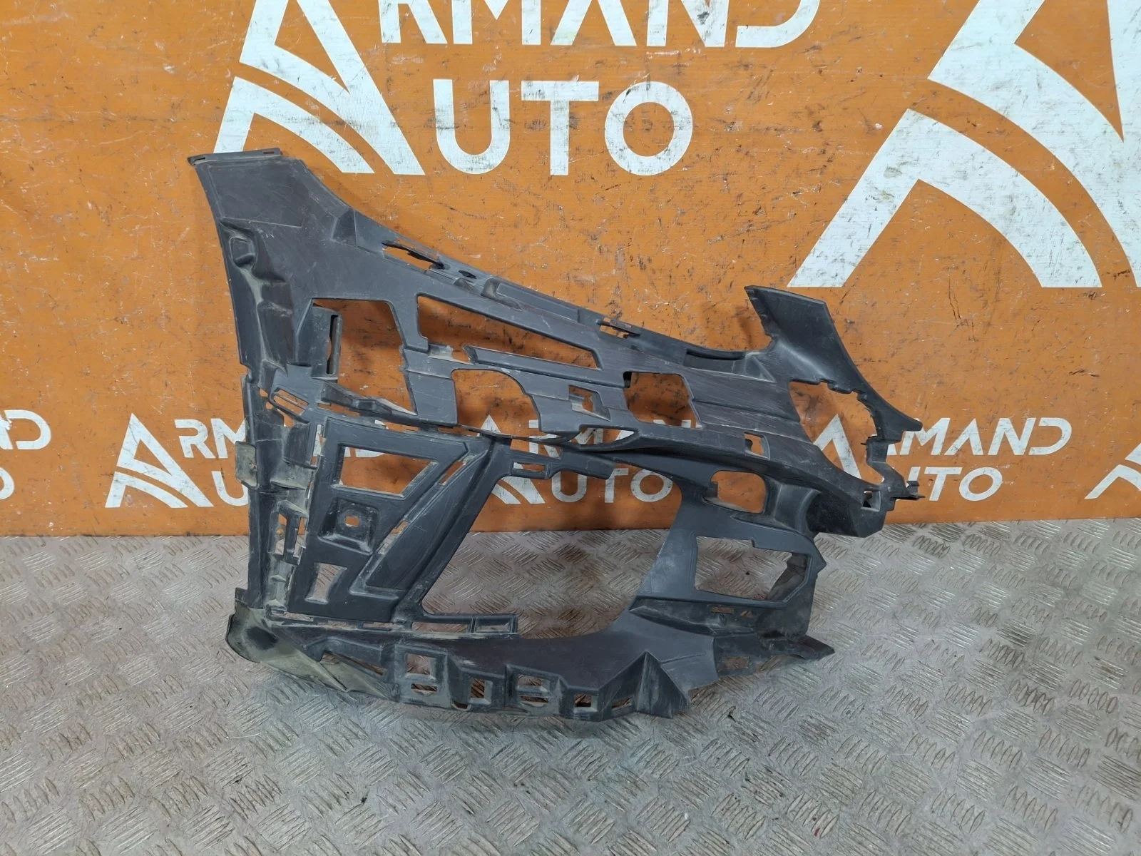 Кронштейн бампера Mercedes -Class 2018-2021 W205