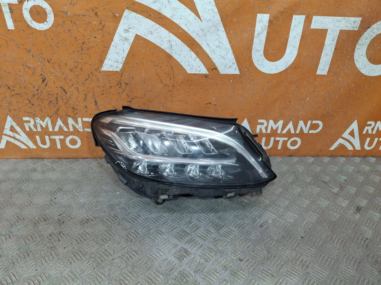 Фара Mercedes -Class 2018-2021 W205