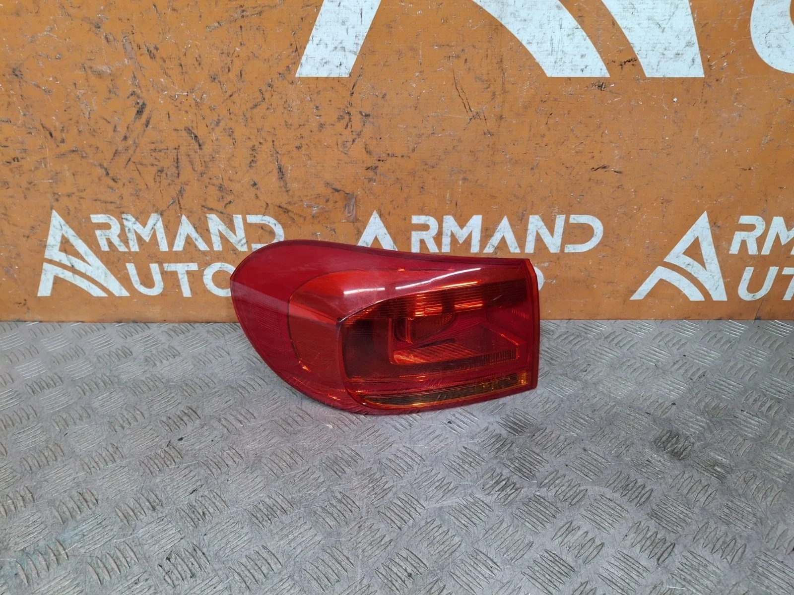 Фонарь внешний Volkswagen Tiguan 2011-2016