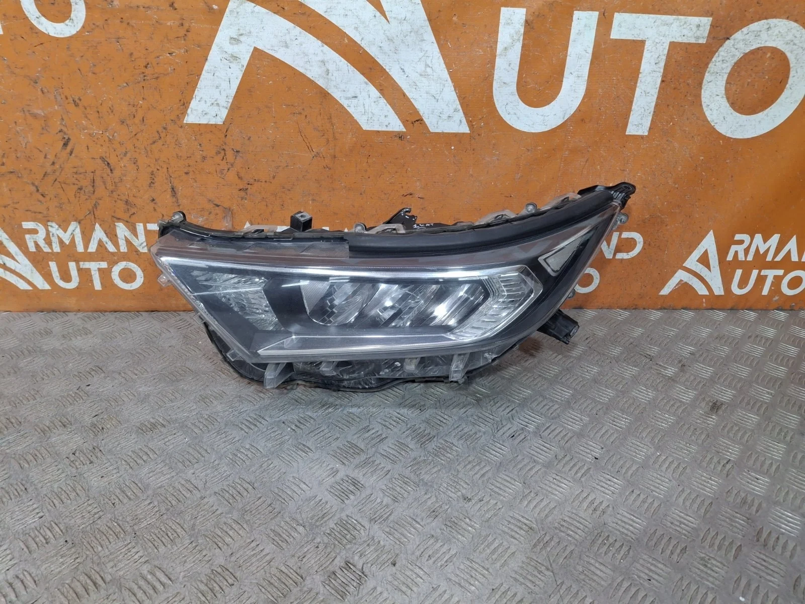 Фара Toyota RAV4 2018-нв 5 XA50