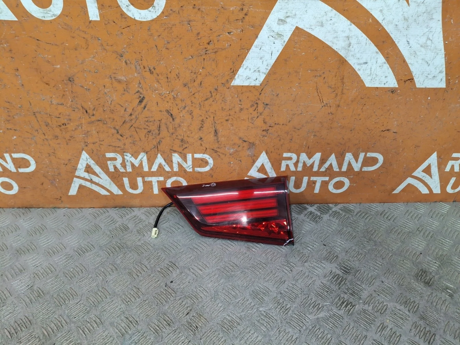 Фонарь внутренний Mitsubishi Outlander 2015-нв 3