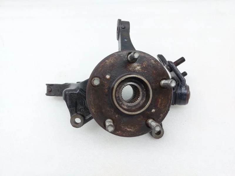 Кулак поворотный Toyota Highlander 2014 XU50