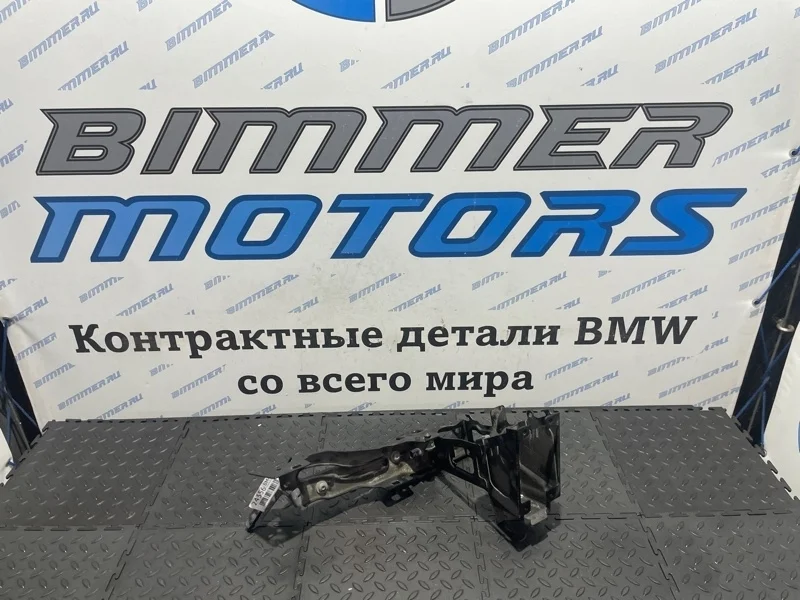 Кронштейн фары Bmw 335I 2015 51647245792 F30 N55B30A, правый