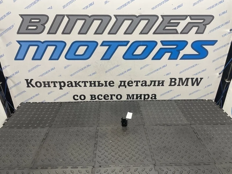 Кронштейн фары Bmw 335I 2015 51647285598 F30 N55B30A, правый