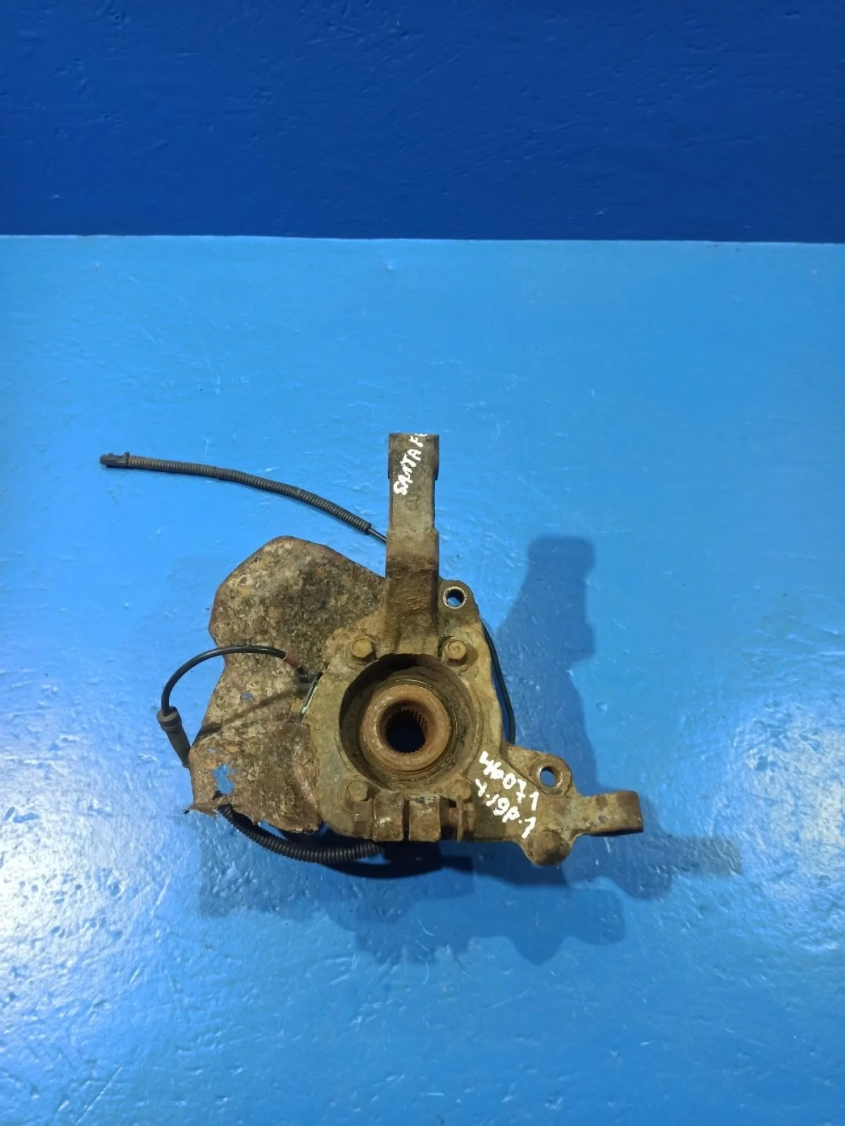 Кулак поворотный правый Hyundai Santa Fe II рестайлинг (2009—2012) б.у