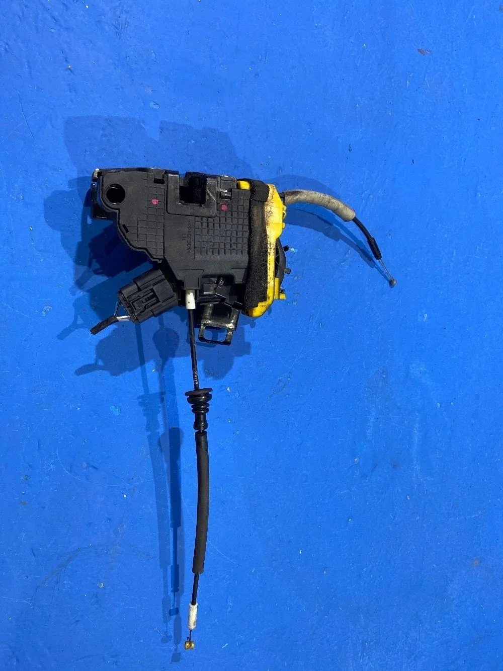 Замок двери передний левый Kia Ceed 2 (2012-2018) б.у