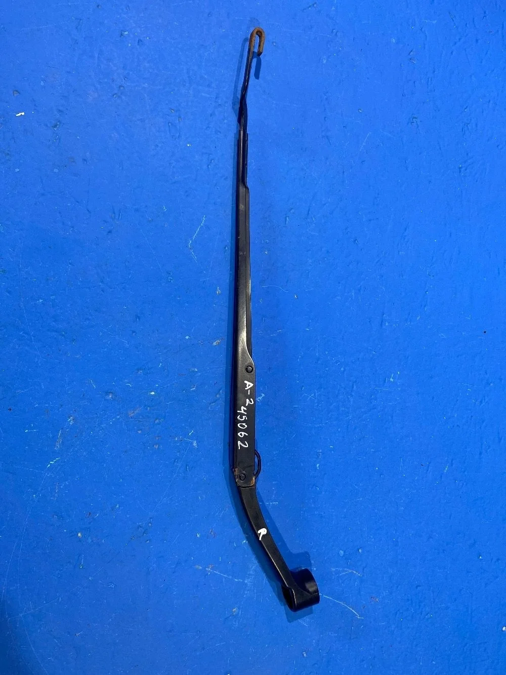 Поводок дворника Kia Ceed 2   правый б.у