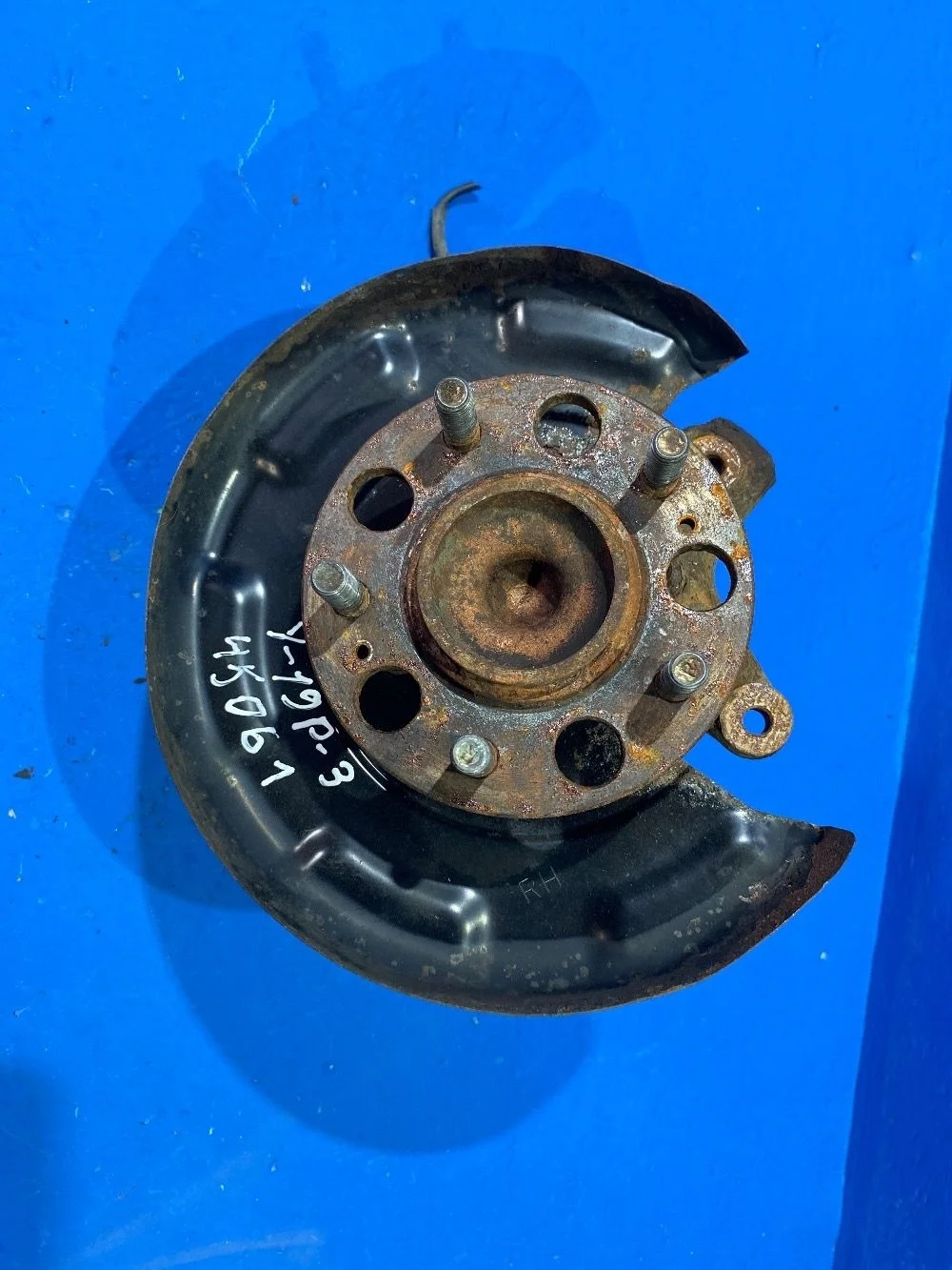 Кулак поворотный задний правый Kia Ceed 2012-2018 б.у