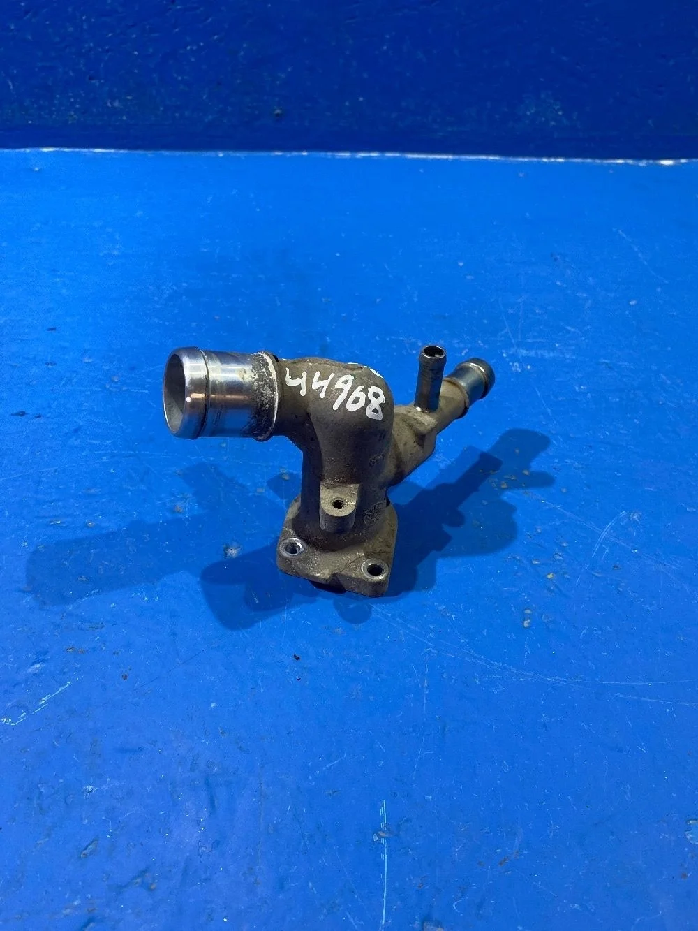 Фланец системы охлаждения Hyundai/ kia  1.6 G4FG б.у