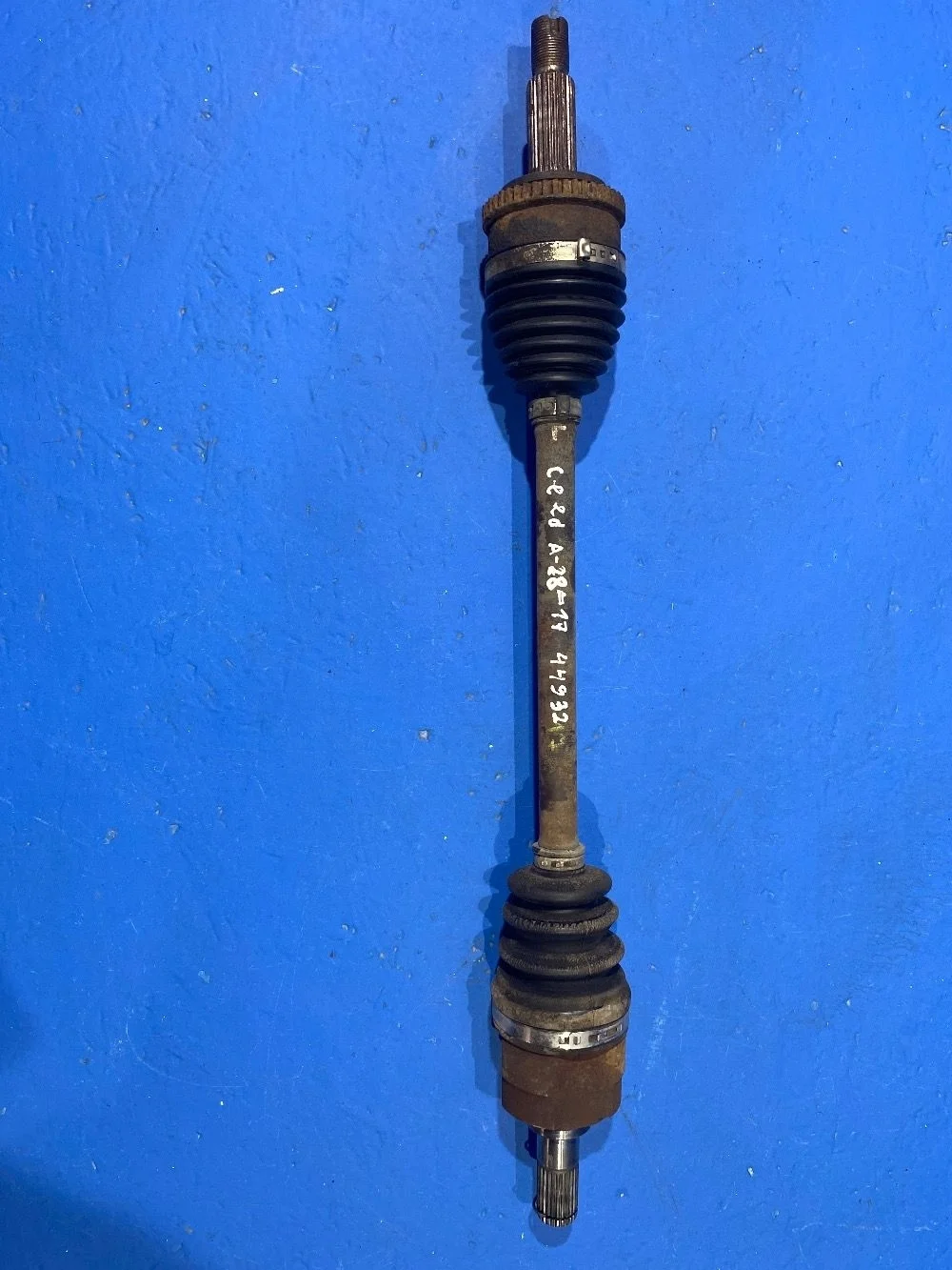 Привод передний левый Kia Ceed JD 1.6 мкпп б.у