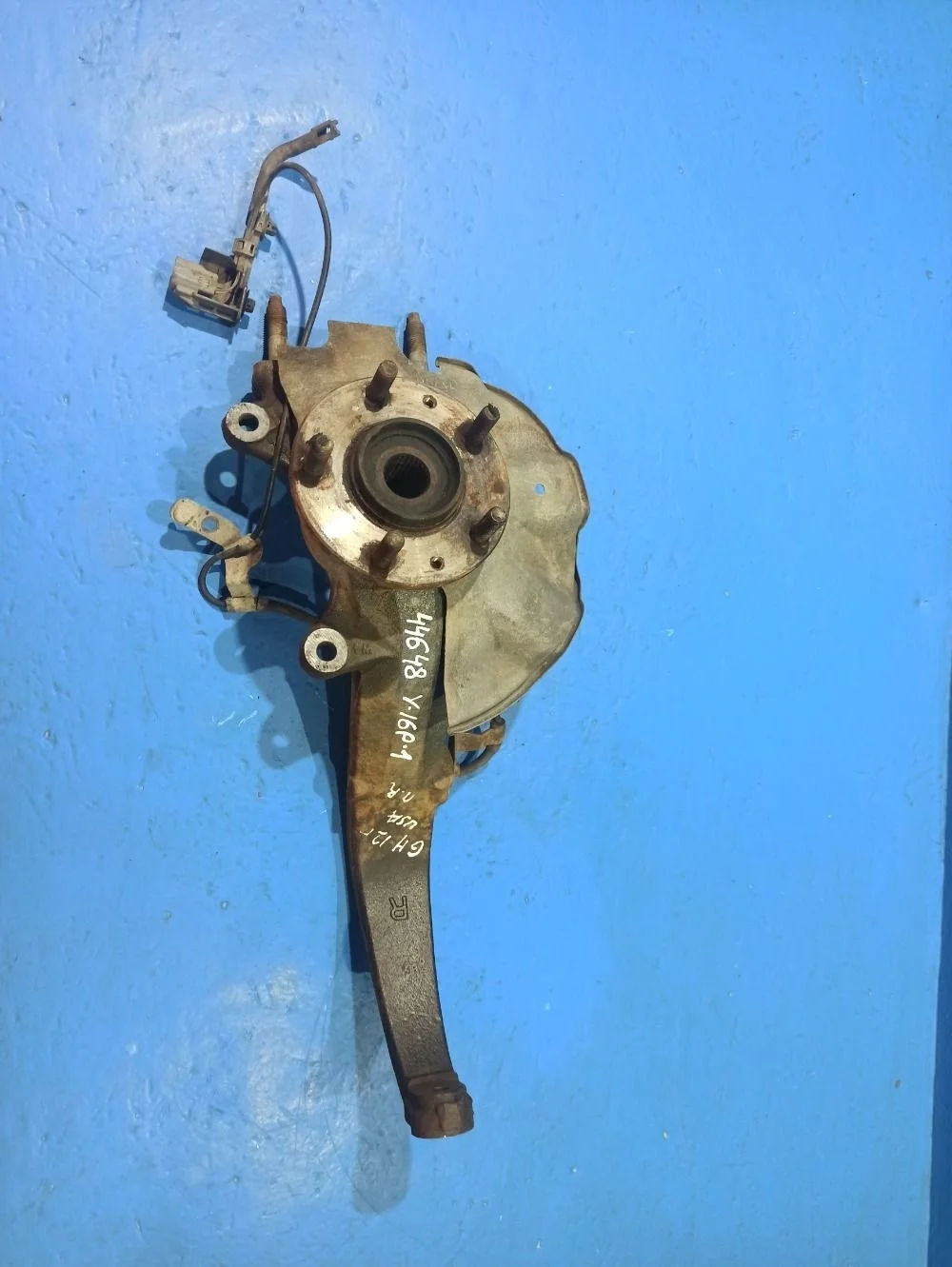 Кулак поворотный передний правый Мазда 6gh б.у