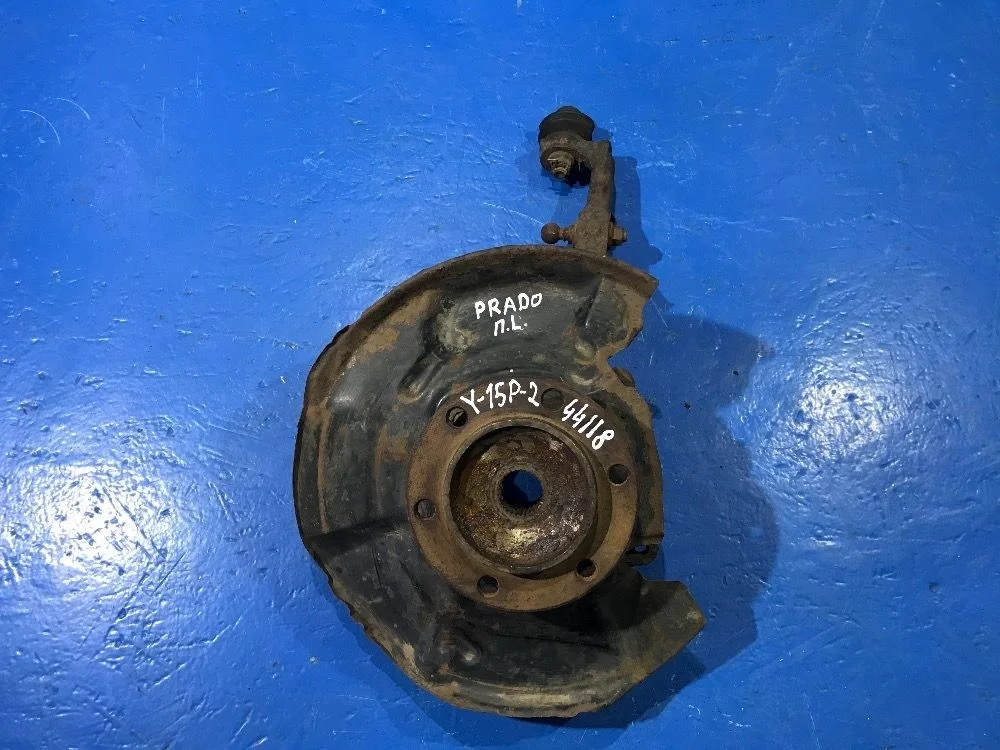 Кулак поворотный передний левый Land Cruiser Prado б.у