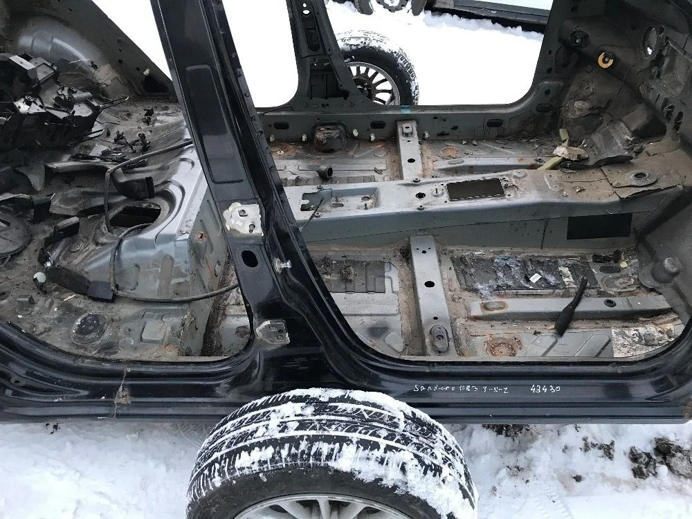 Порог со стойкой  правый Renault Sandero 1 бу б.у