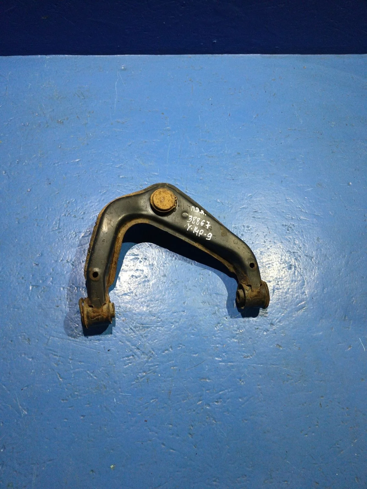 Рычаг передний правый верхний Nissan Pathfinder III (2004—2010) б.у