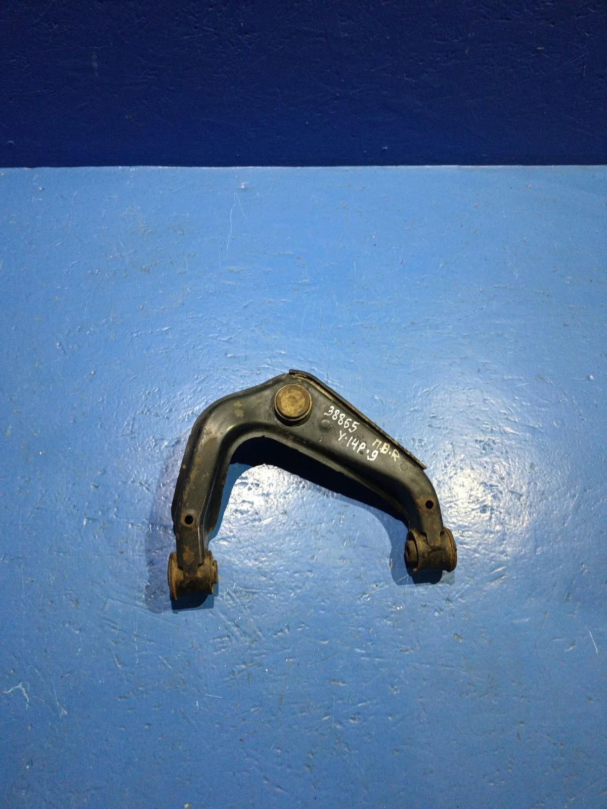 Рычаг передний правый верхний Nissan Pathfinder III (2004—2010) б.у