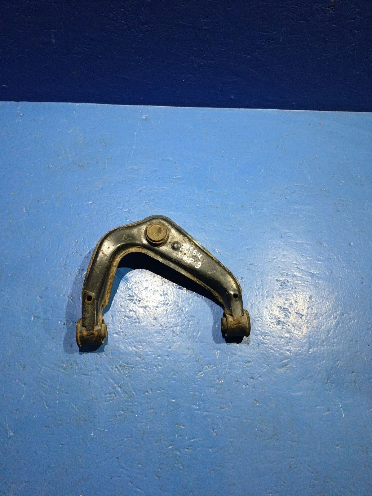 Рычаг передний правый верхний Nissan Pathfinder III (2004—2010) б.у