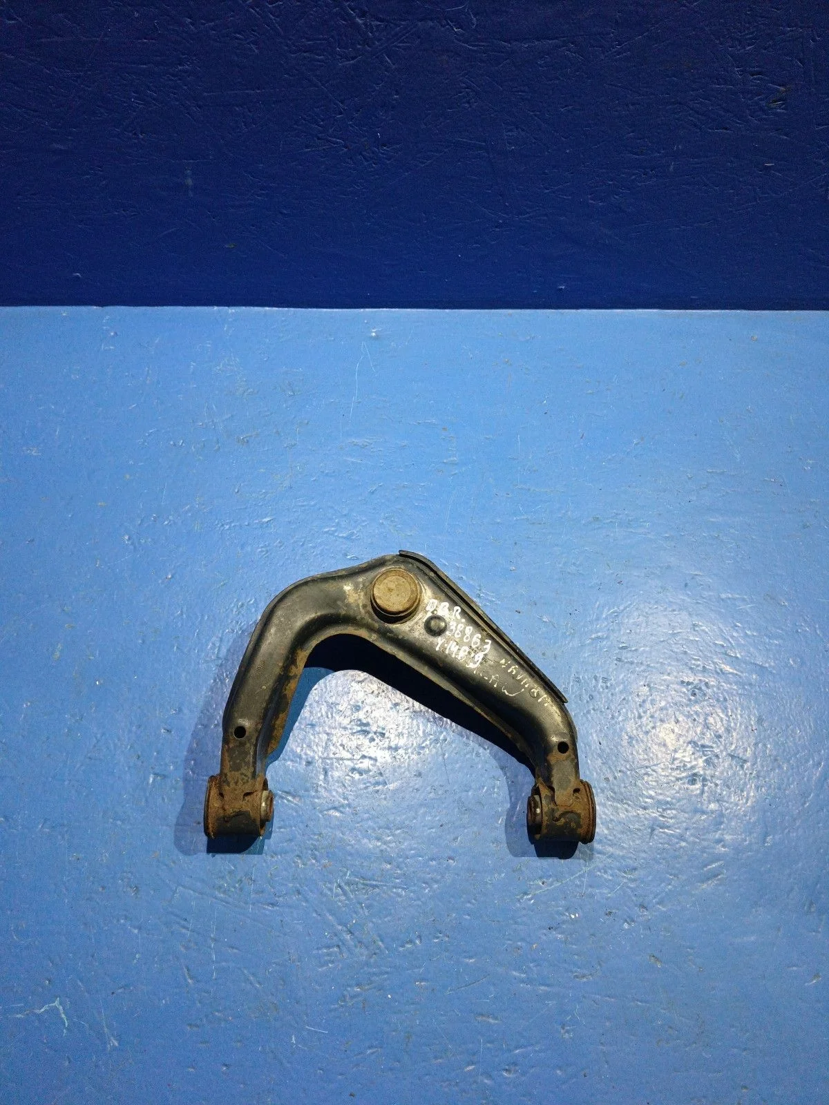 Рычаг передний правый верхний Nissan Pathfinder III (2004—2010) б.у