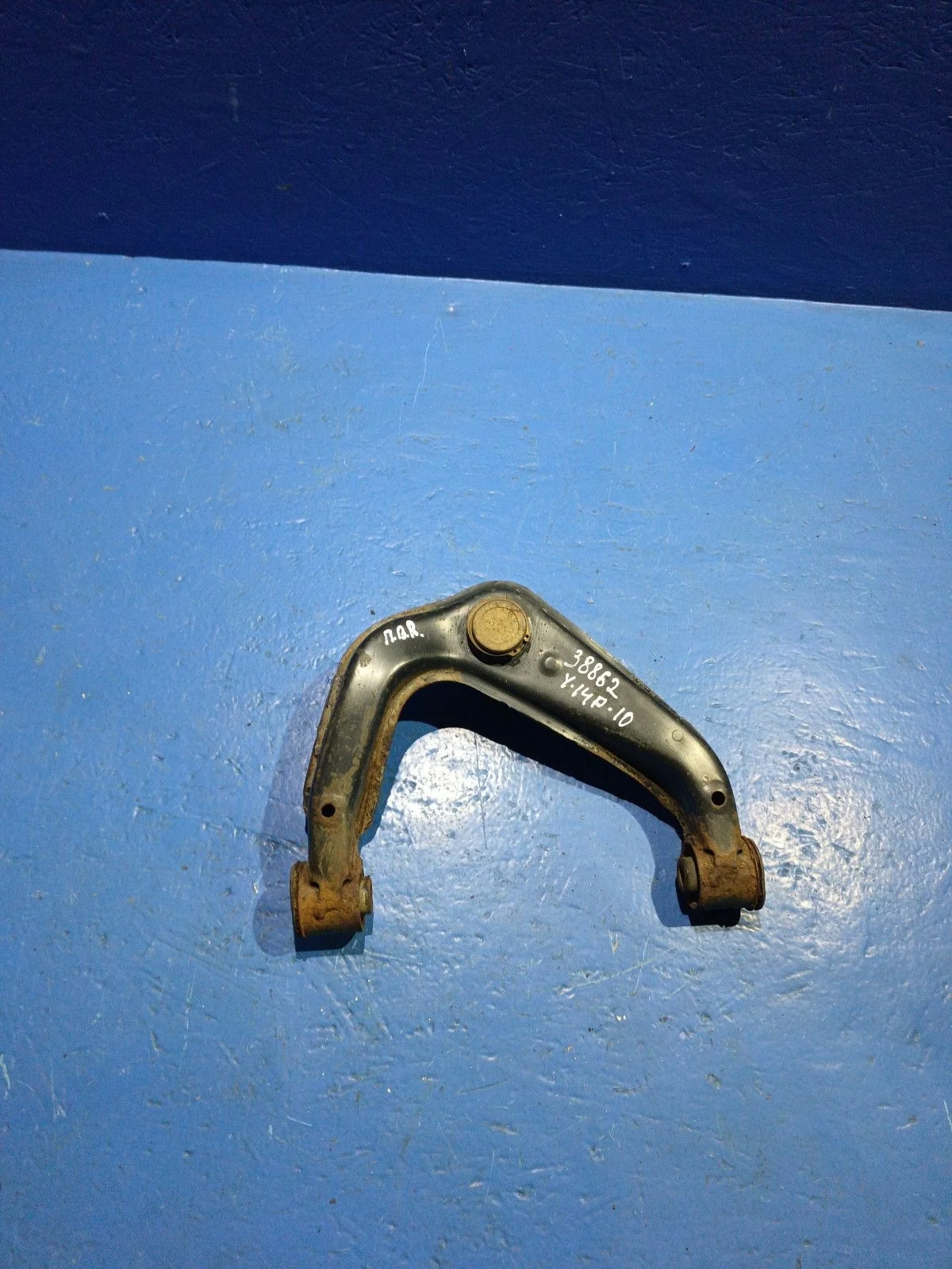 Рычаг передний правый верхний Nissan Pathfinder III (2004—2010) б.у