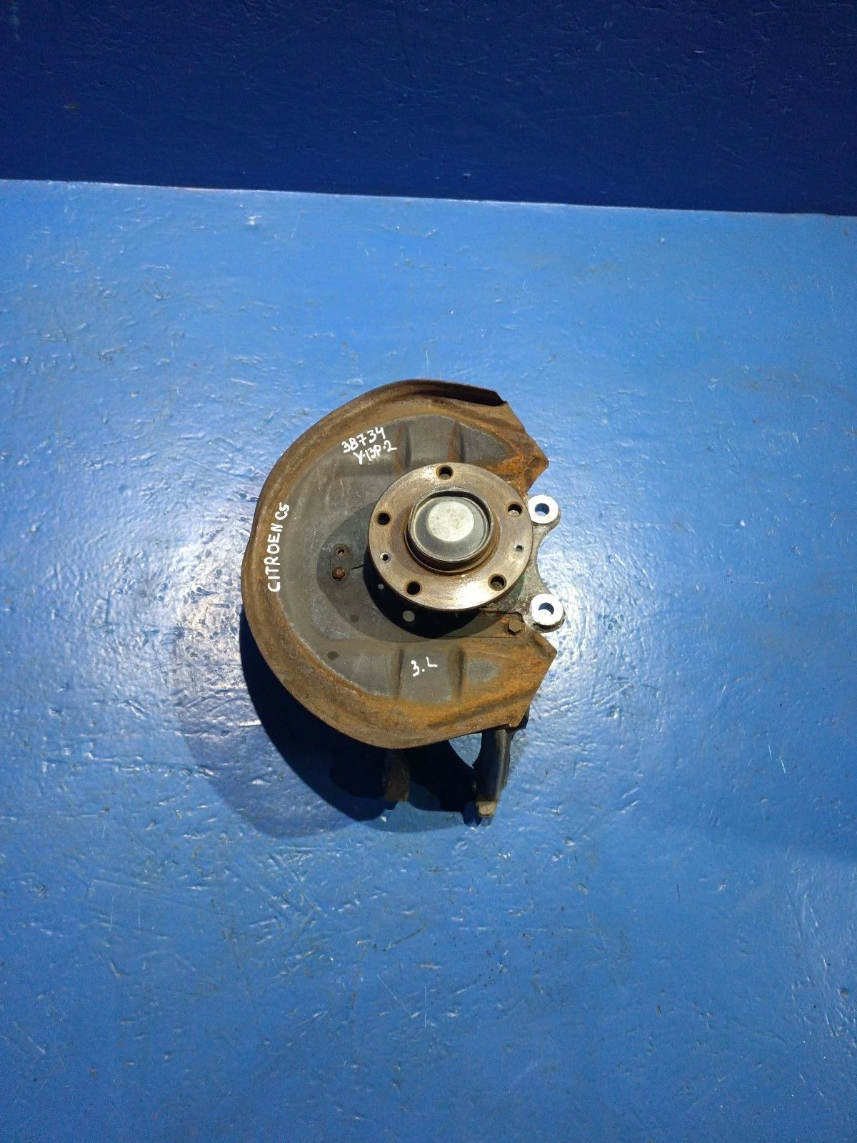 Кулак задний левый ( цапфа) Citroen C5 II (2008—2017) б.у