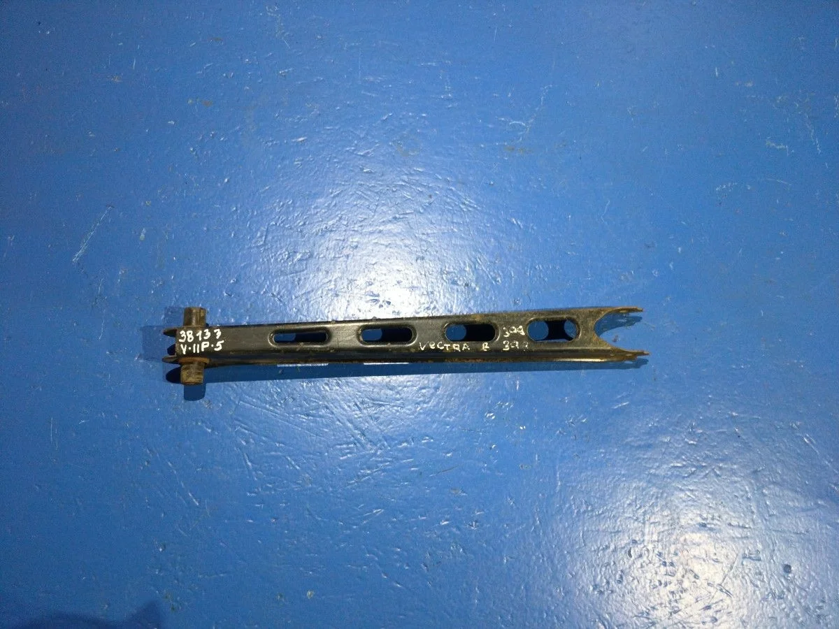 Рычаг задний L=R Opel Vectra B рестайлинг (1999—2002) б.у