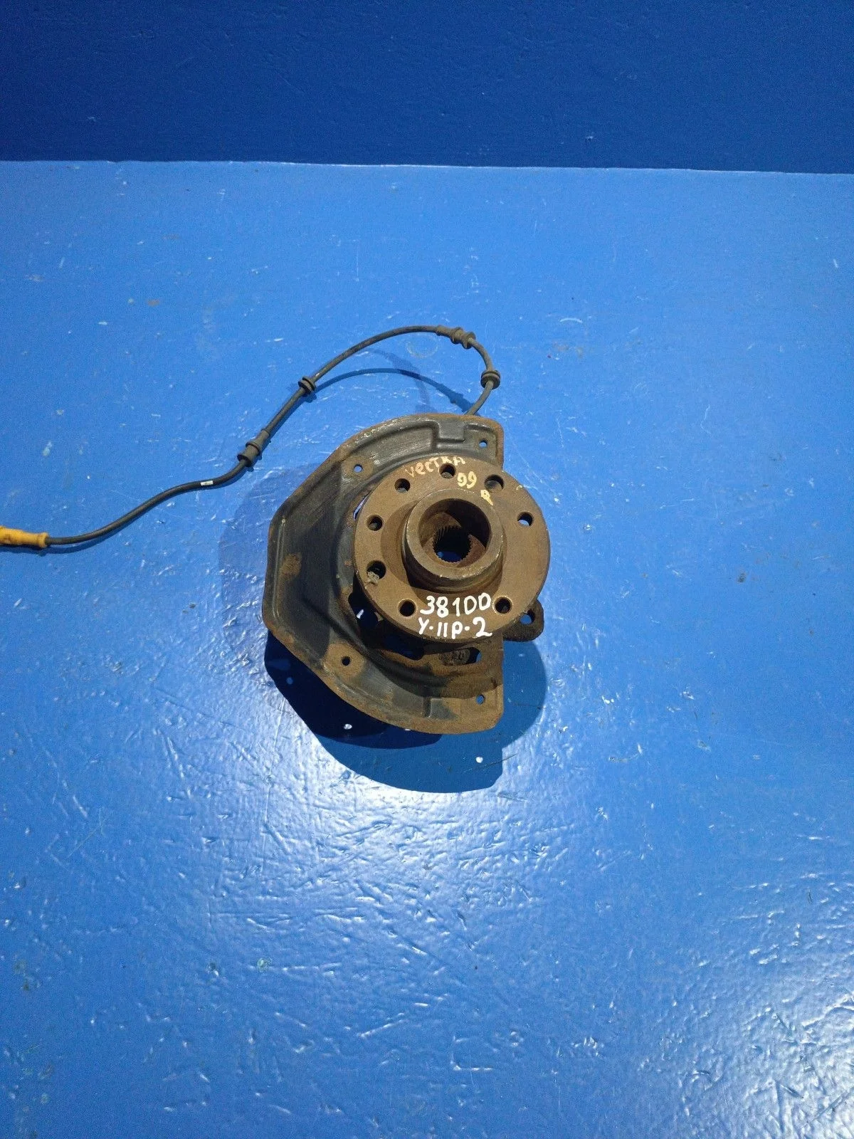 Кулак поворотный правый Opel Vectra B (1995—2000) б.у