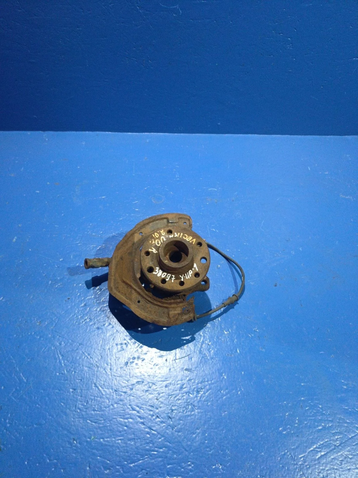 Кулак поворотный правый Opel Vectra B (1995—2000) б.у