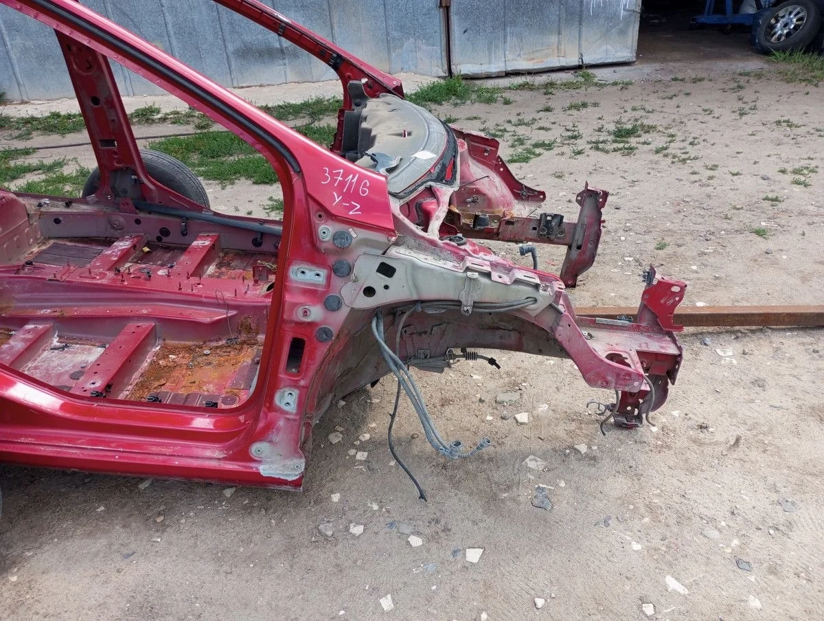 Лонжерон передний правый (четверть) Peugeot 308 I (2007—2011) б.у