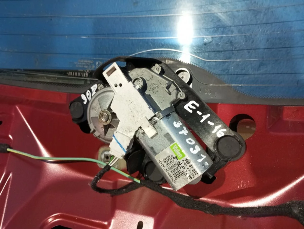 Мотор стеклоочистителя задний Peugeot 308 I (2007—2011) б.у