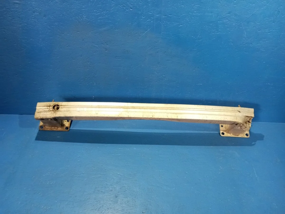 Усилитель переднего бампера Peugeot 308 I (2007—2011) б.у