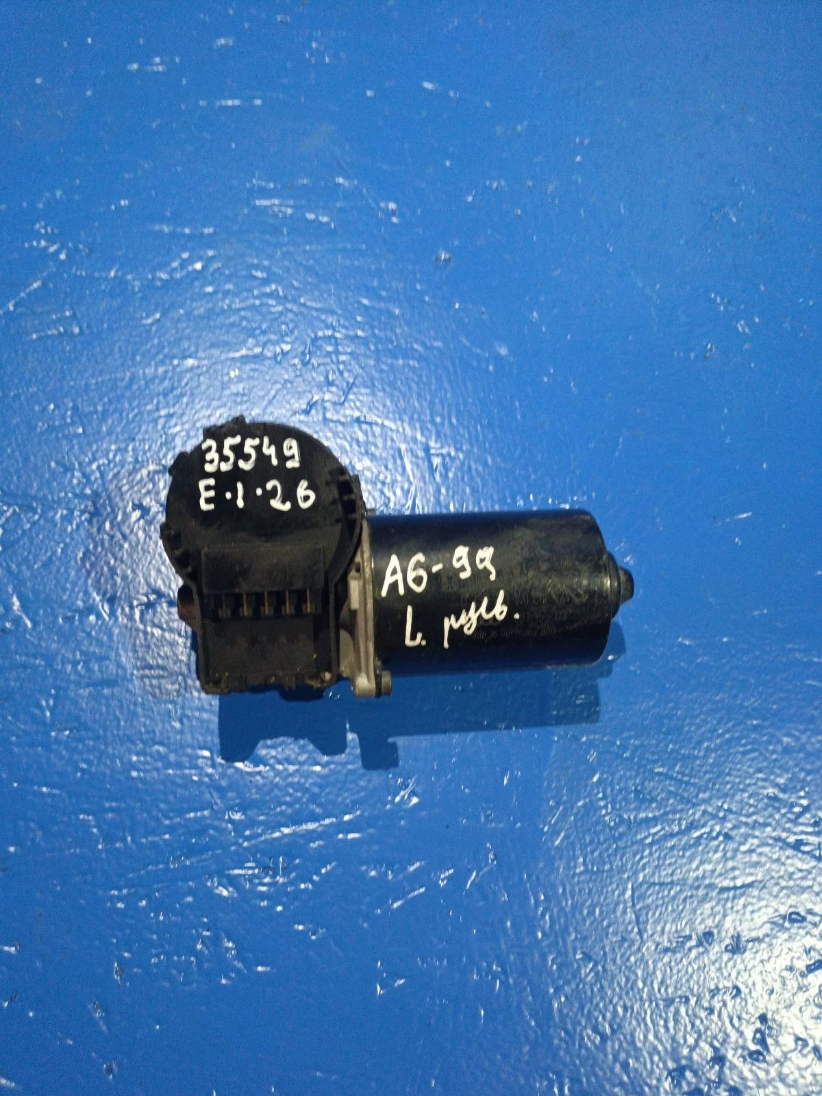 Мотор стеклоочистителя передний Audi A6 C5 (1997—2001) б.у