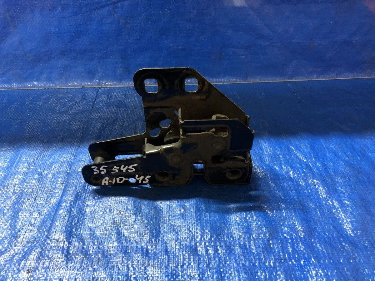 Замок капота Audi A4 B6 (2000—2006) б.у