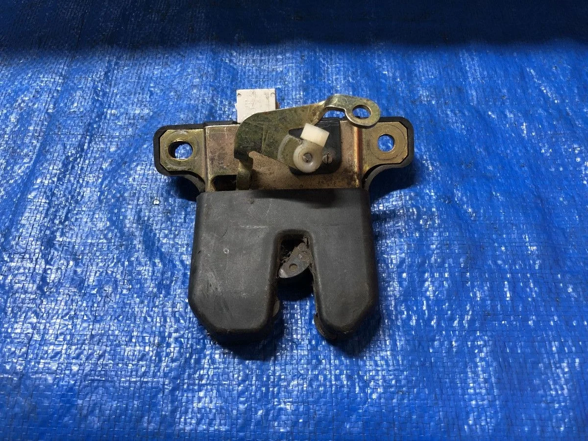 Замок багажника Audi A6 C5 (1997—2001) б.у