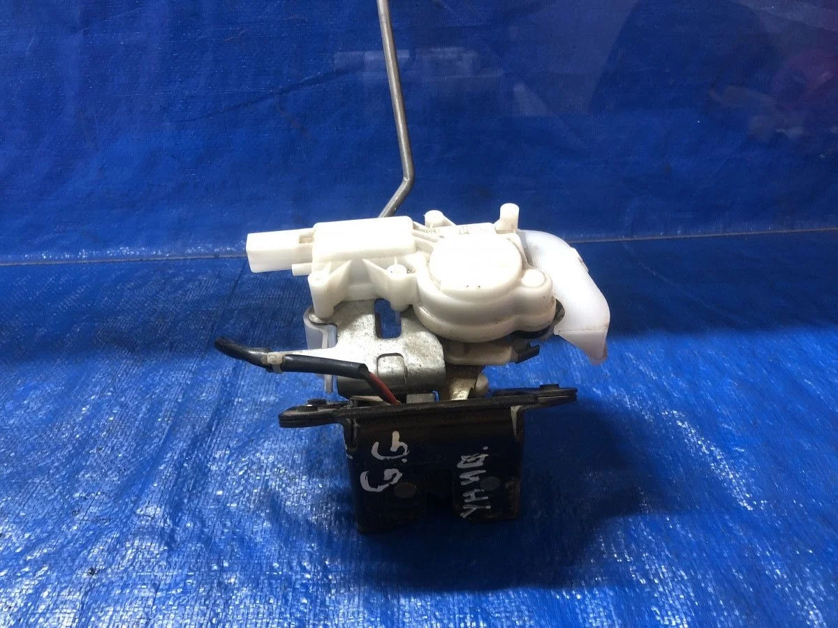 Замок багажника Mazda 6 GG (2002—2005) б.у