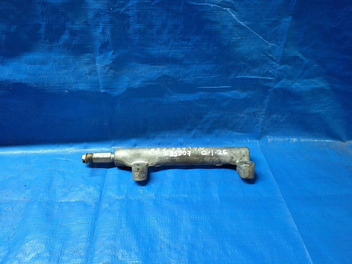 Рейка топливная (рампа) Nissan Navara D40 (2004—2010) б.у