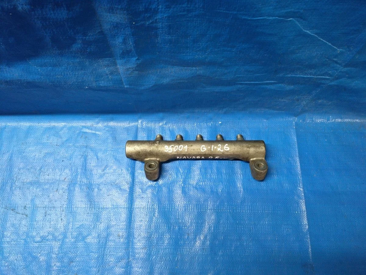 Рейка топливная (рампа) Nissan Navara D40 (2004—2010) б.у