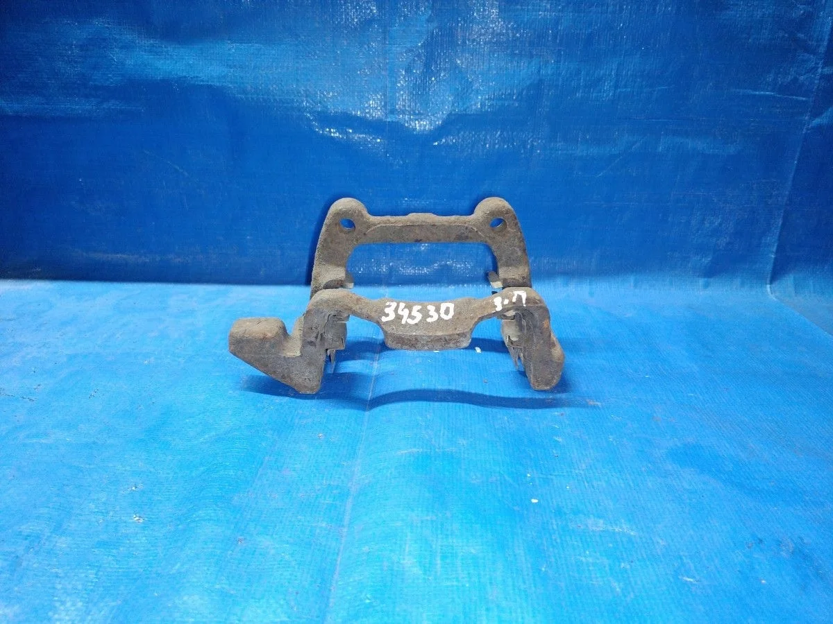 Скоба суппорта заднего Volkswagen Touran I (2003—2006) б.у