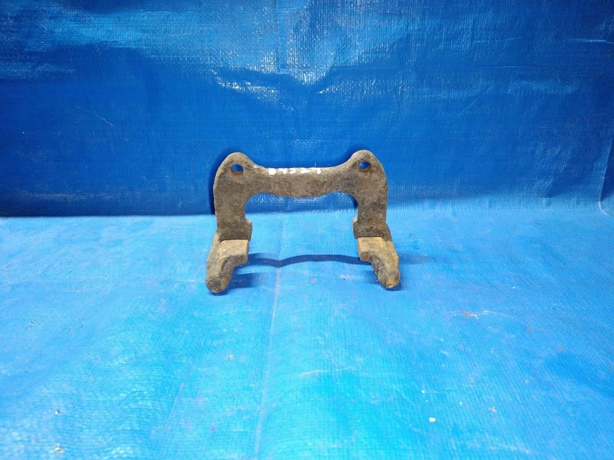 Скоба суппорта заднего Audi A4 B6 (2000—2006) б.у