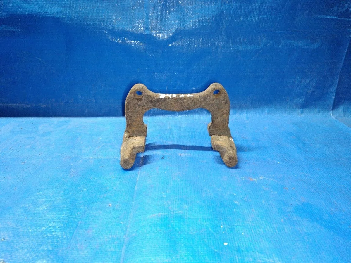 Скоба суппорта заднего Audi A4 B6 (2000—2006) б.у