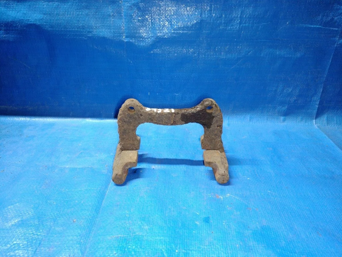 Скоба суппорта заднего Audi A4 B6 (2000—2006) б.у