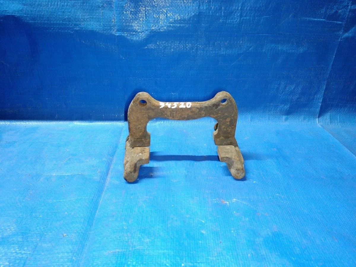 Скоба суппорта заднего Audi A4 B6 (2000—2006) б.у