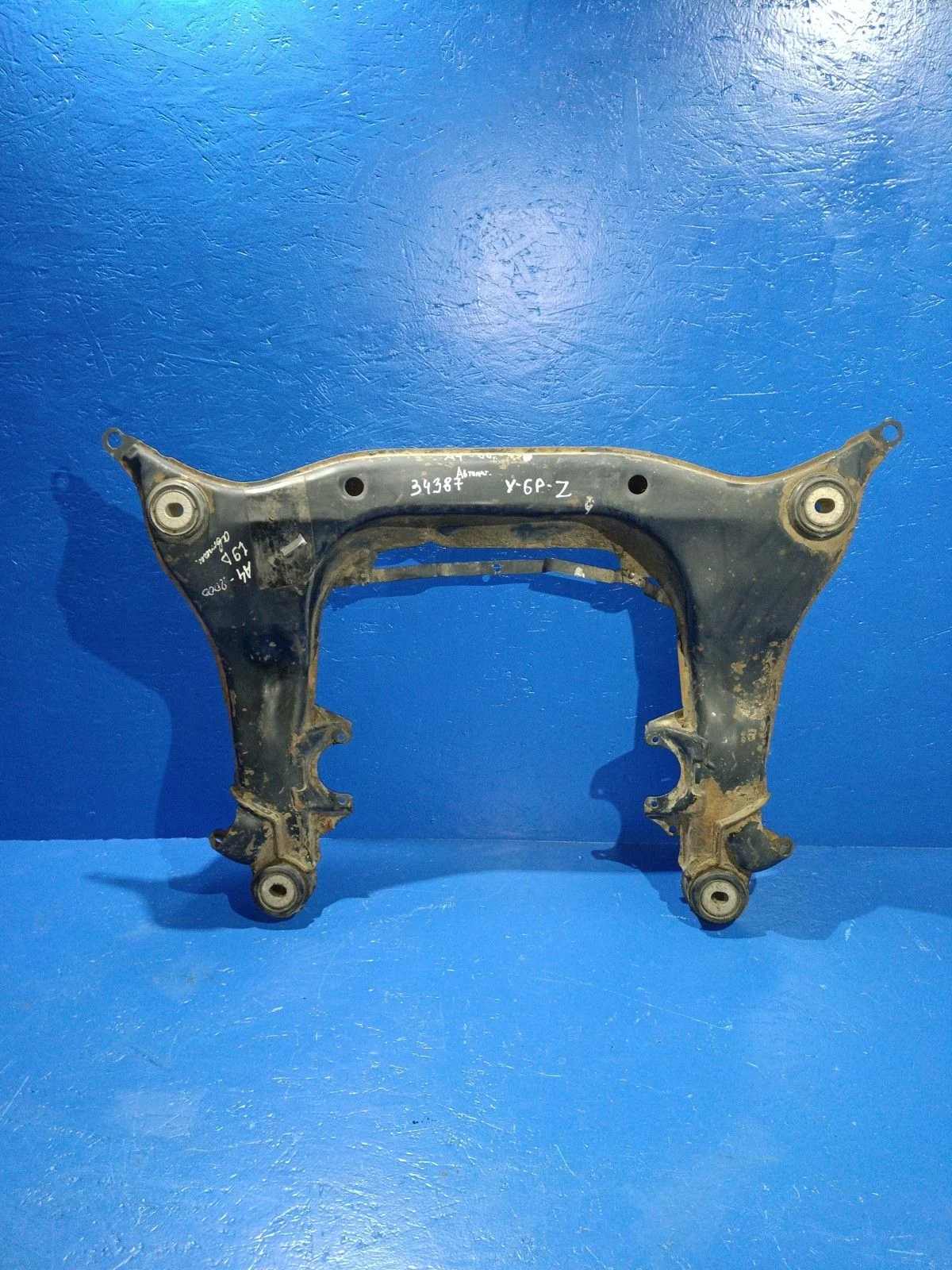 Балка подмоторная (подрамник) Audi A4 B5 (1994—1999) б.у