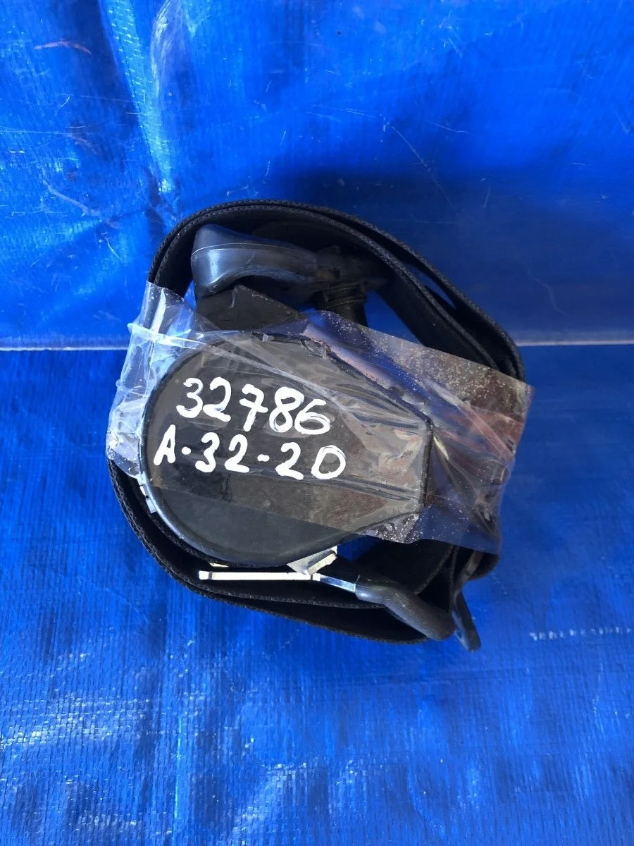 Ремень безопасности задний Renault Kangoo II (2008—2013) б.у