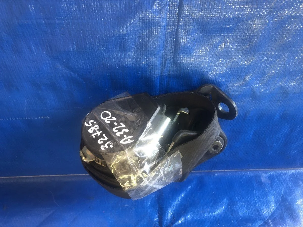 Ремень безопасности задний Renault Kangoo II (2008—2013) б.у