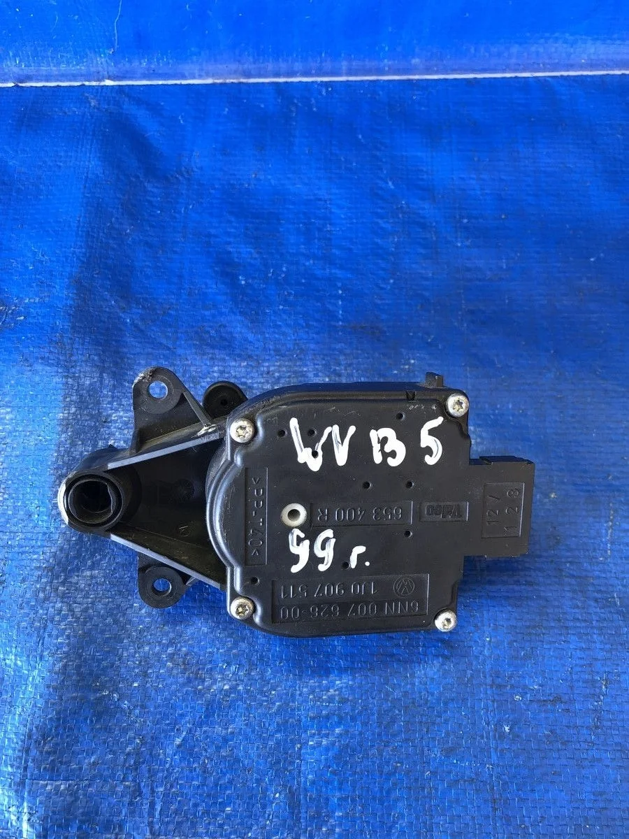 Электропривод заслонки отопителя Volkswagen Passat B5 (1996—2001) б.у