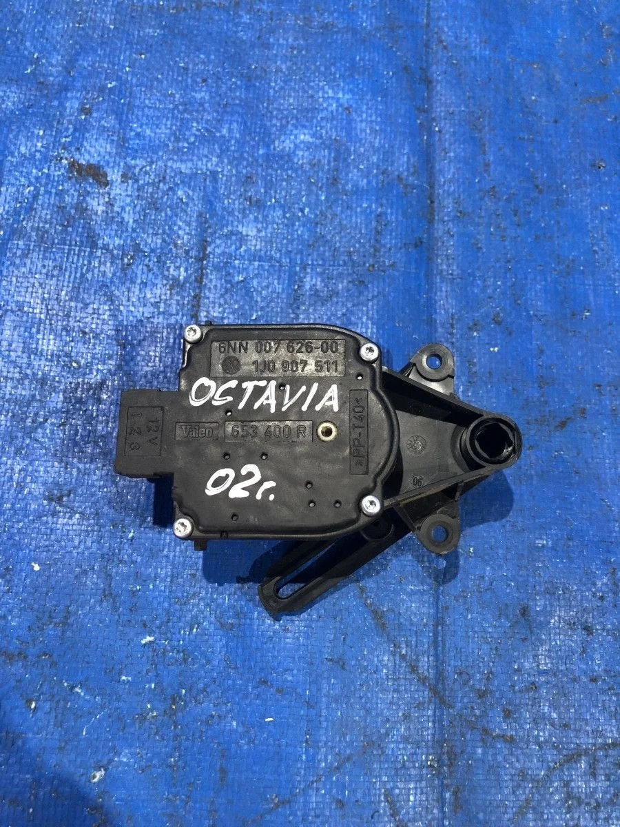 Электропривод заслонки отопителя Volkswagen Passat B5 (1996—2001) б.у